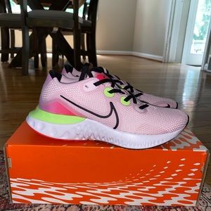 Womens Nike Renew Run